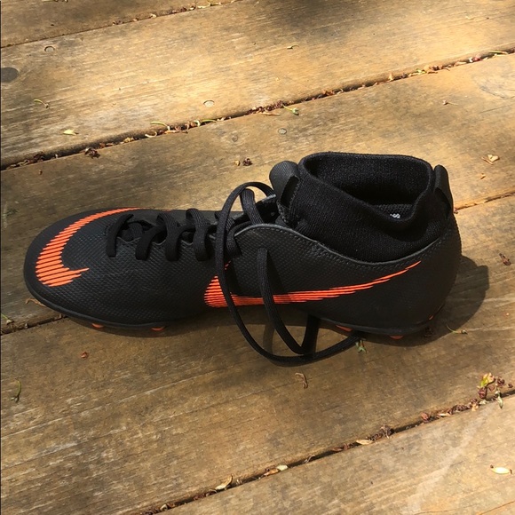 Nike Mercurial Kids Cleats - Picture 2 of 4